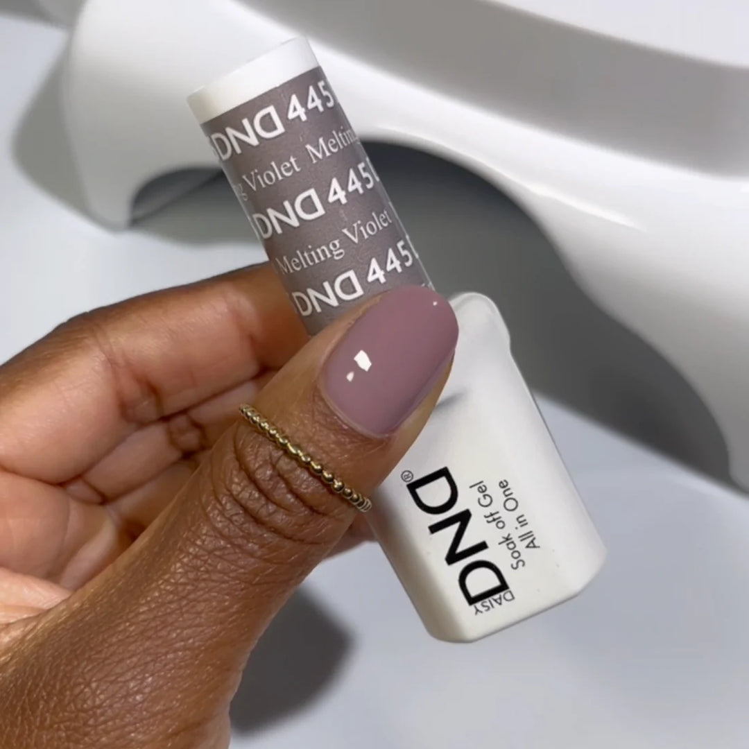#445 - DND Gel UV/LED Soak Off Gel polish - Melting Violet