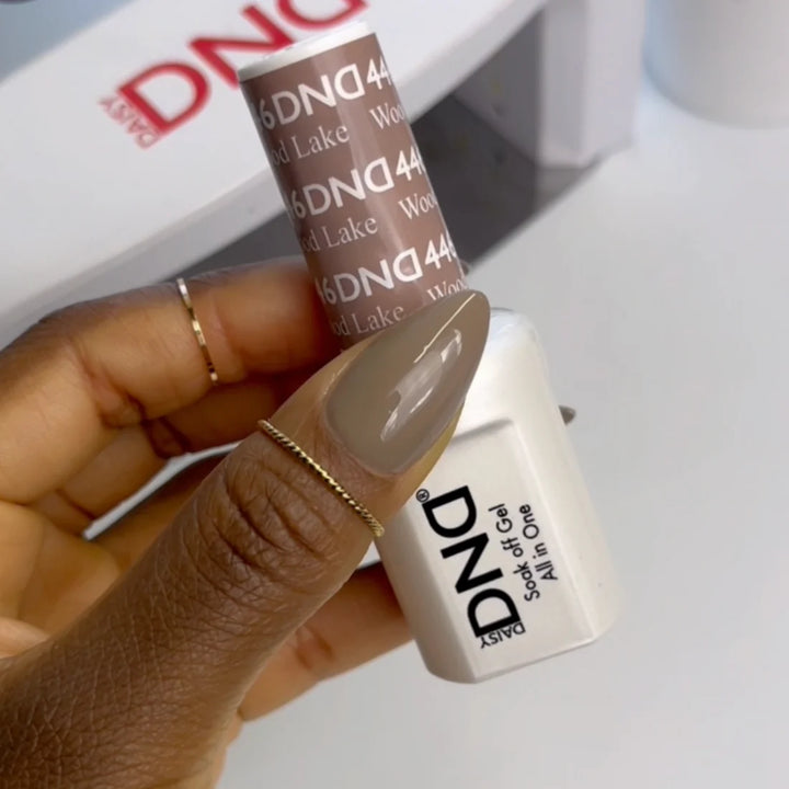 #446 - DND Gel UV/LED Soak Off Gel polish - Woodlake