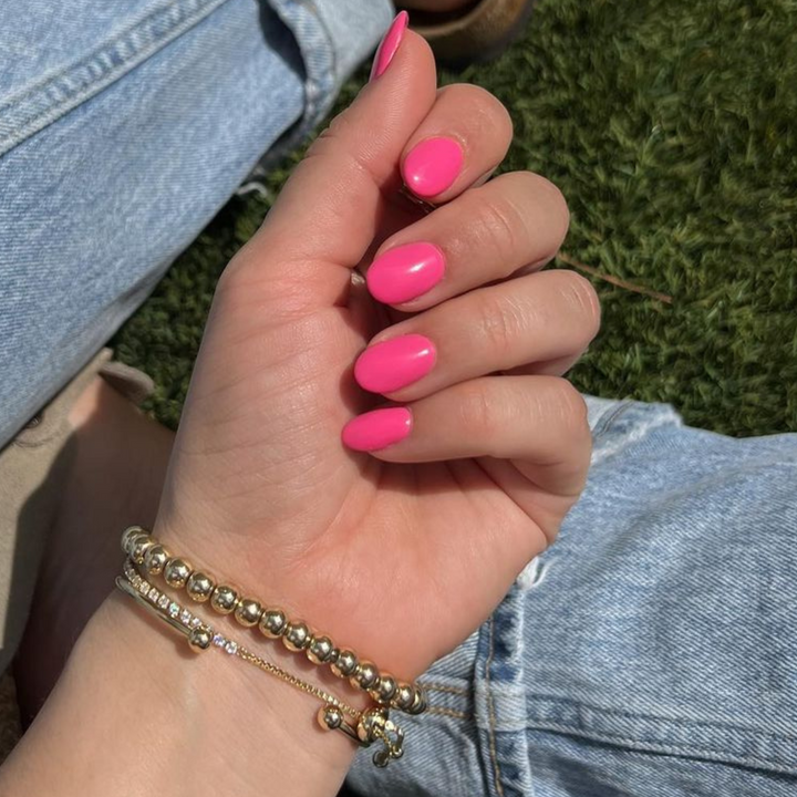 DND DC #15 Pink Daisy – nail swatch 2