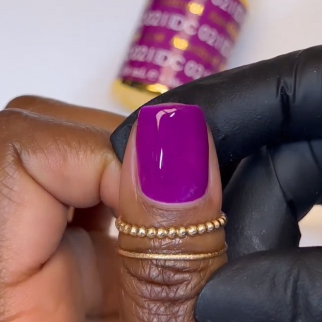 DND DC #21 Amethyst – nail swatch