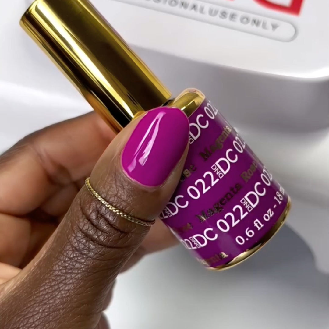 DND DC #22 Magenta Rose – nail swatch