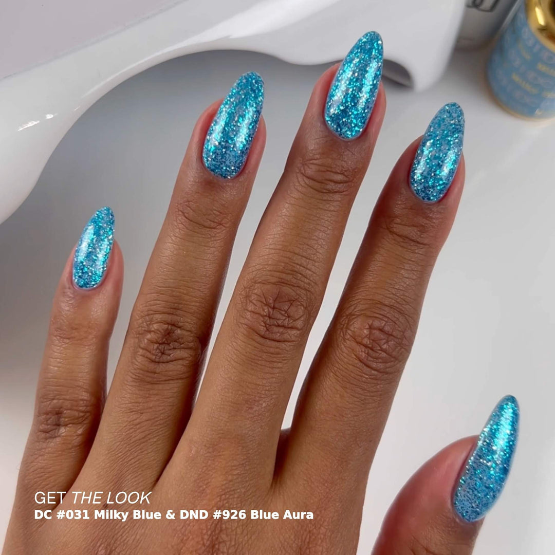 DND Gel #926 Blue Aura – nail swatch