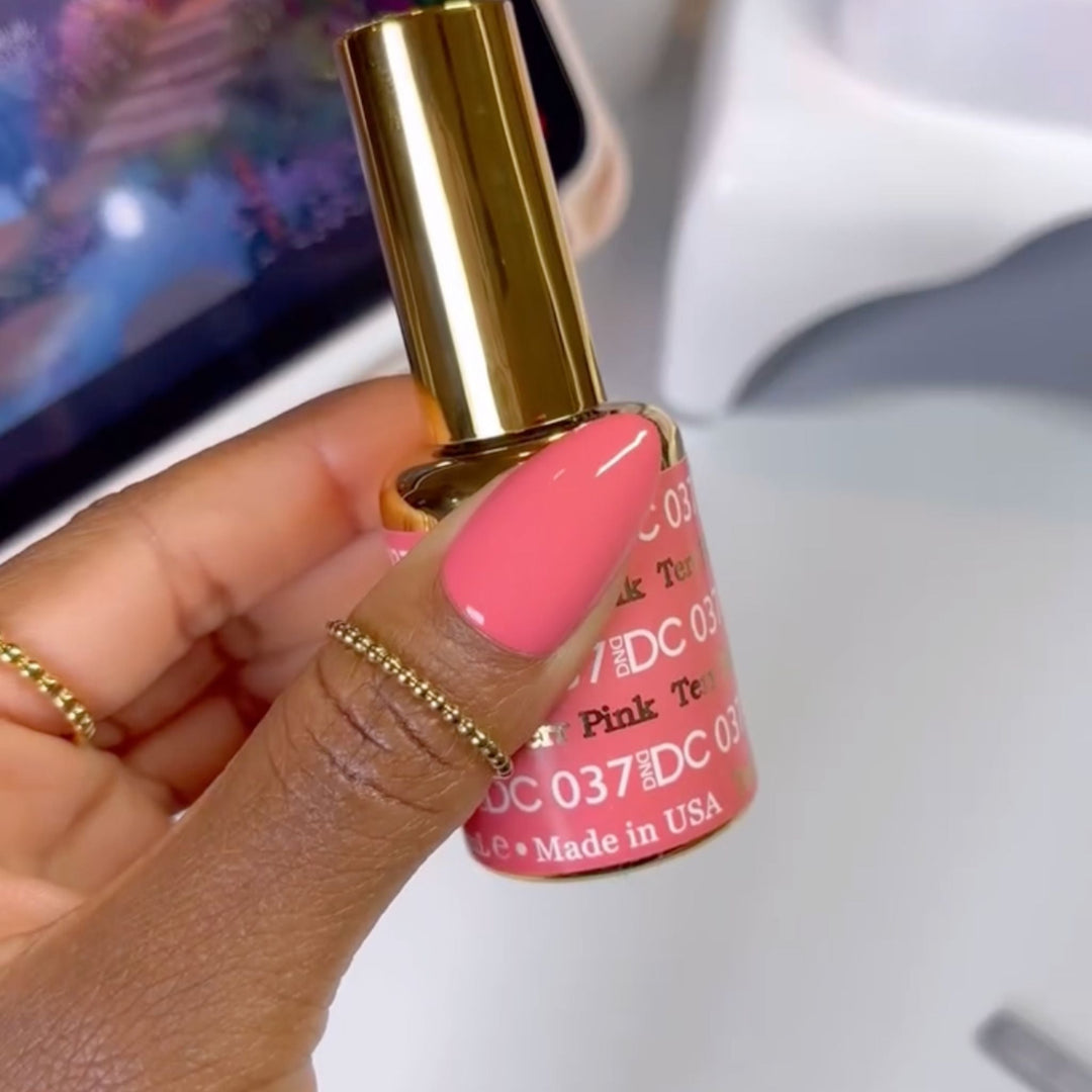 DND DC #37 Terr Pink – nail swatch