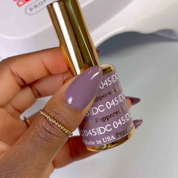 DND DC #45 Pepperwood – nail swatch