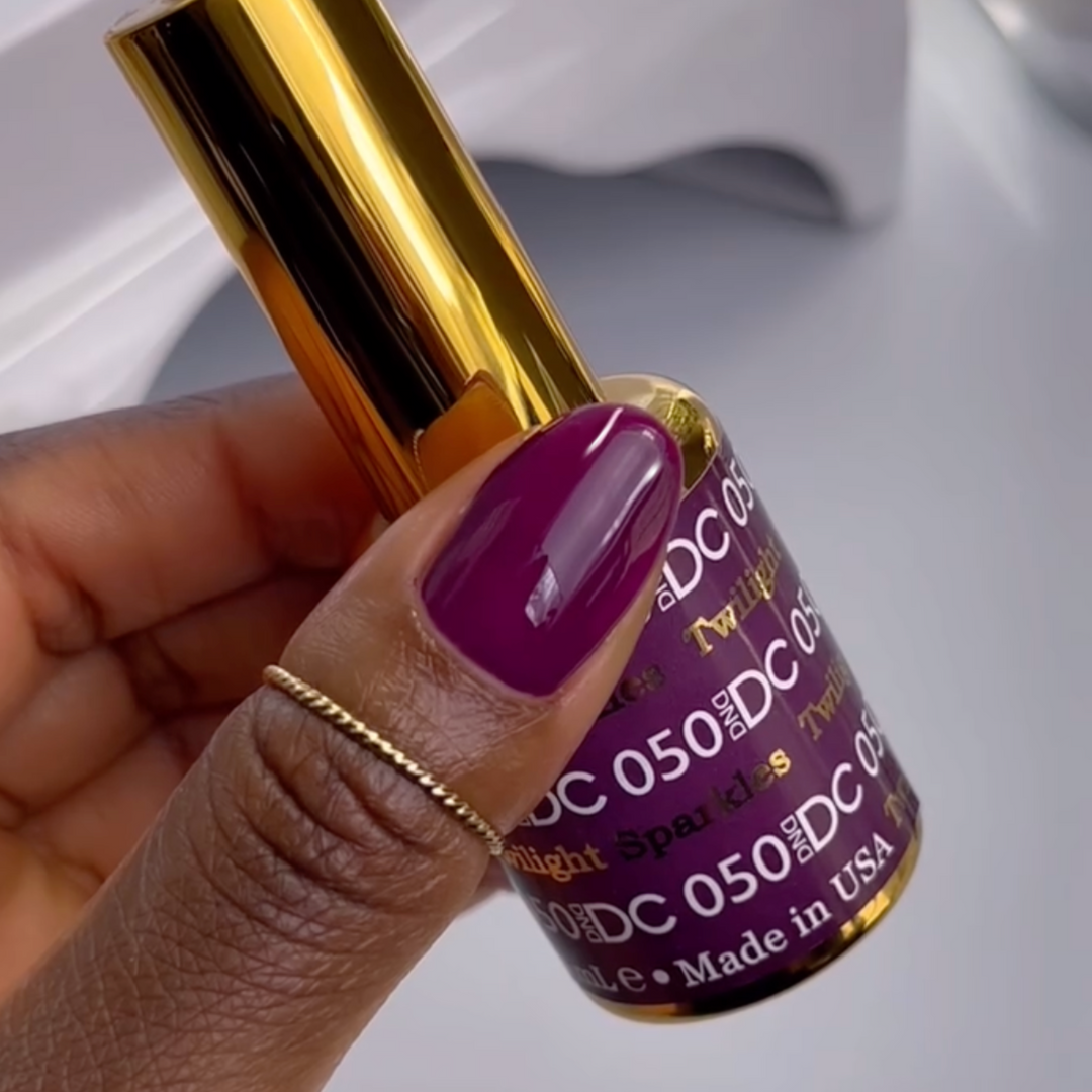 DND DC #50 Twilight Sparkles – nail swatch
