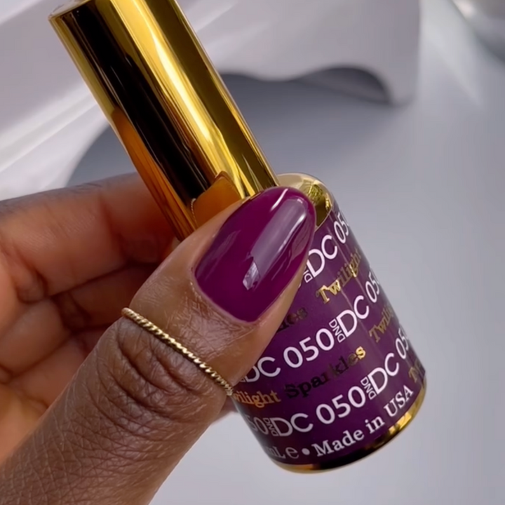 DND DC #50 Twilight Sparkles – nail swatch