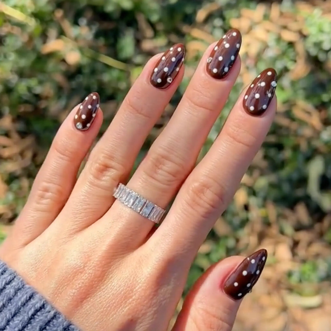 DND DC #52 Walnut Brown – nail art