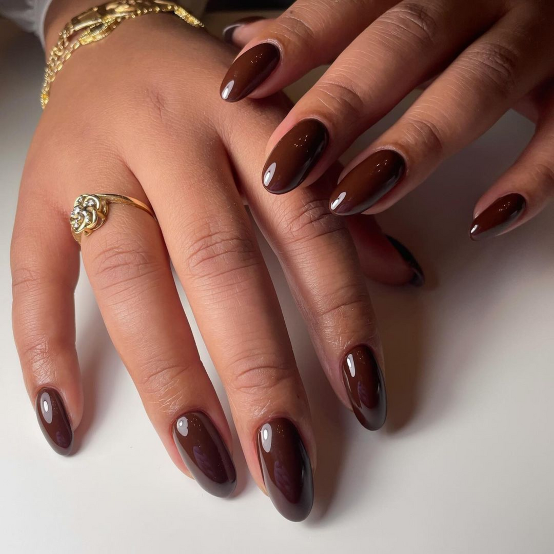 DND DC #52 Walnut Brown – nail swatch 3