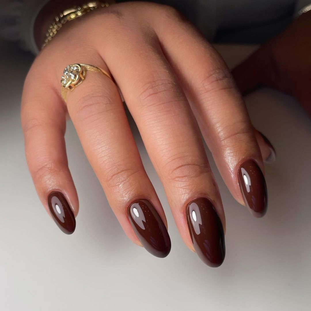 DND DC #52 Walnut Brown – nail swatch 6
