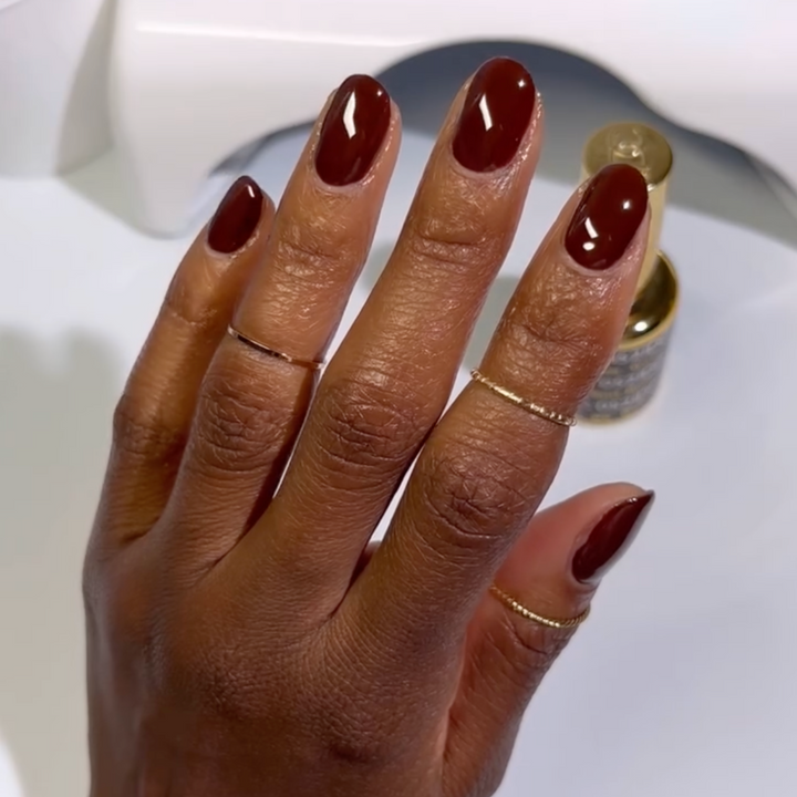 DND DC #52 Walnut Brown – nail swatch 5