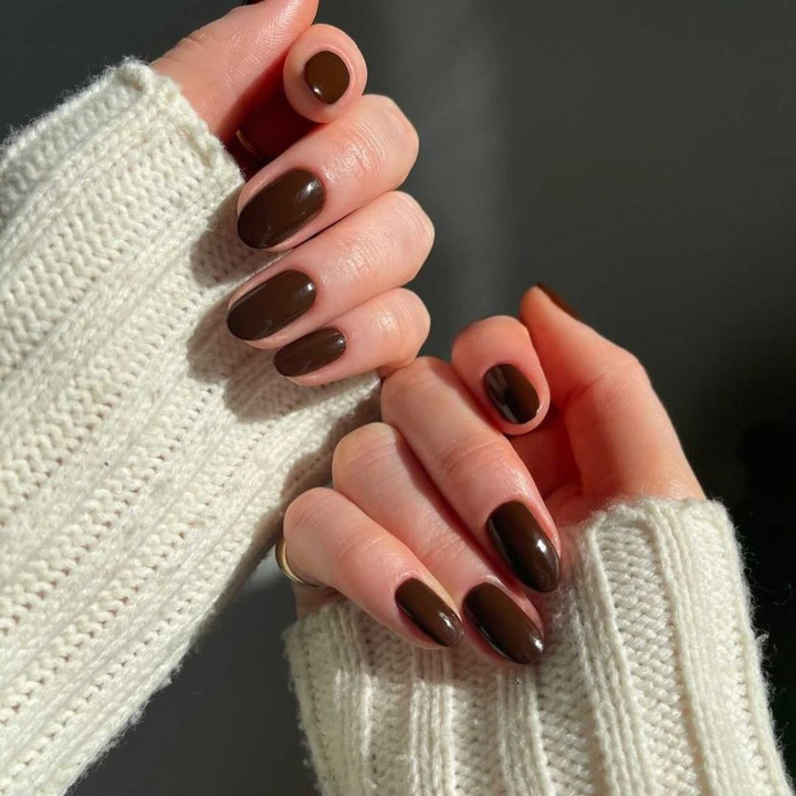 DND DC #53 Spiced Brown – nail swatch 2