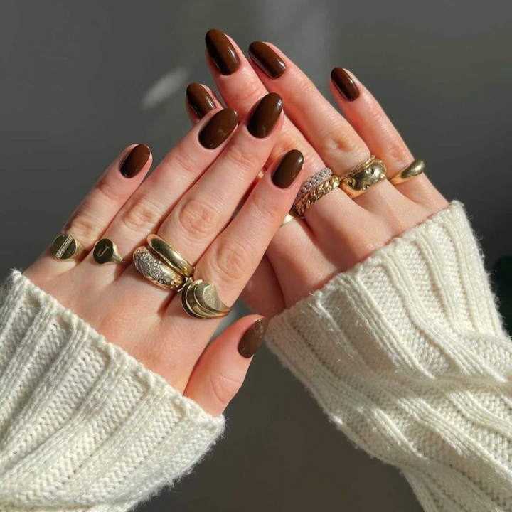 DND DC #53 Spiced Brown – nail swatch