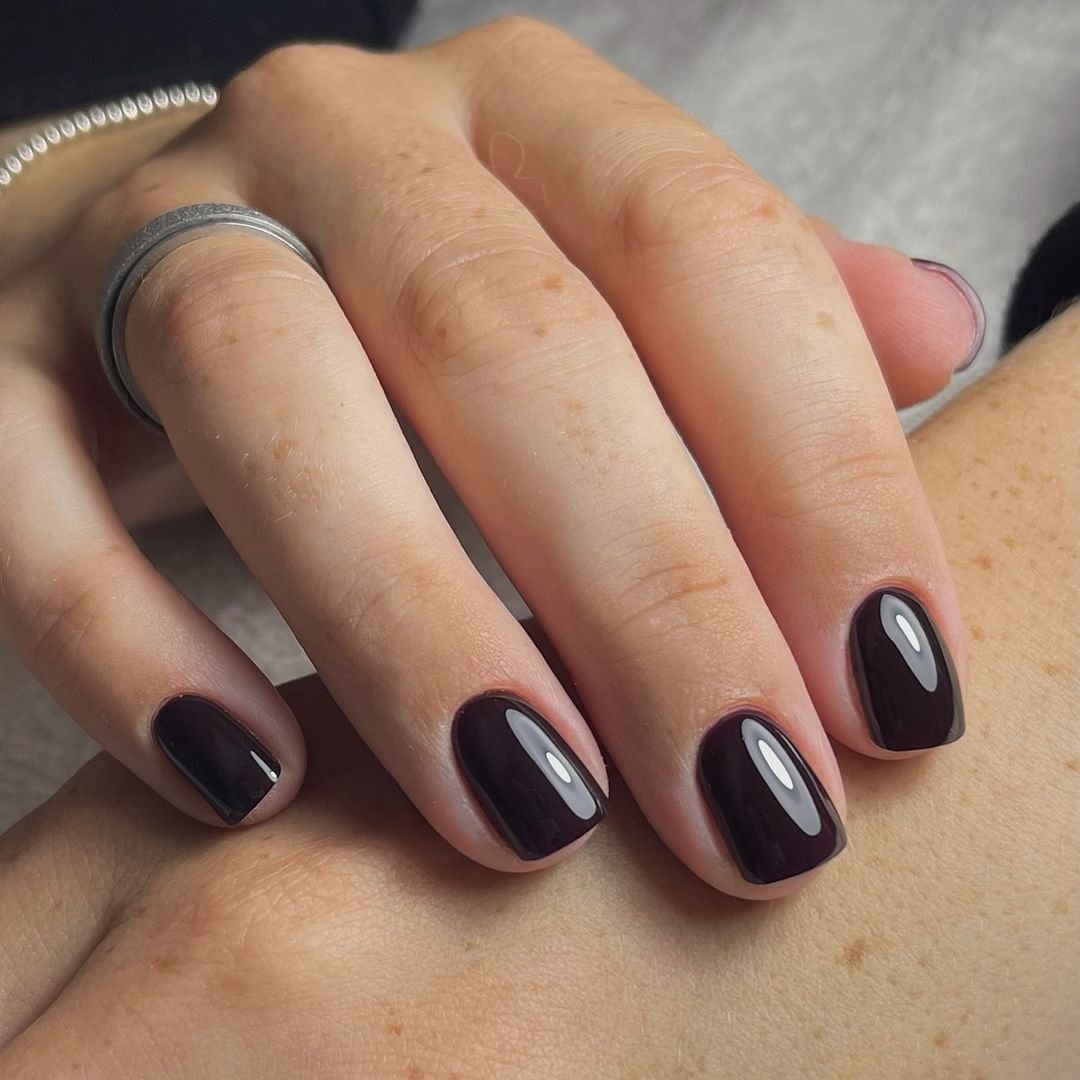 DND DC #54 Mud Oak – nail swatch