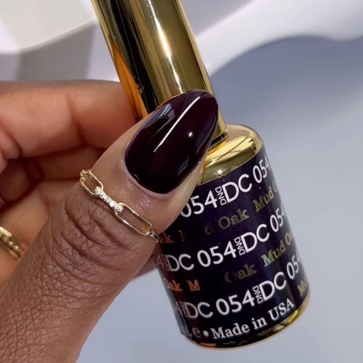 DND DC #54 Mud Oak – nail swatch 3