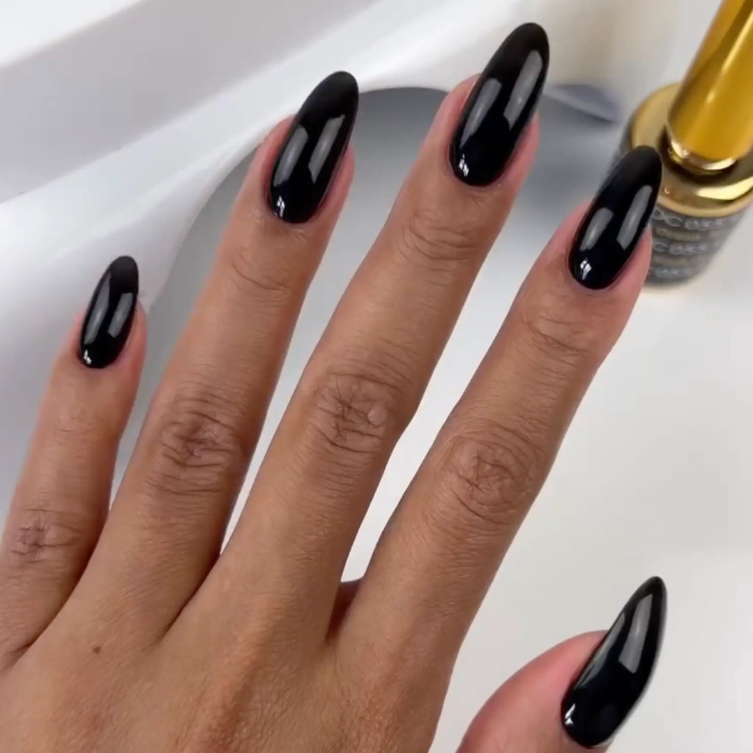 DND DC #55 Black Ocean – nail swatch