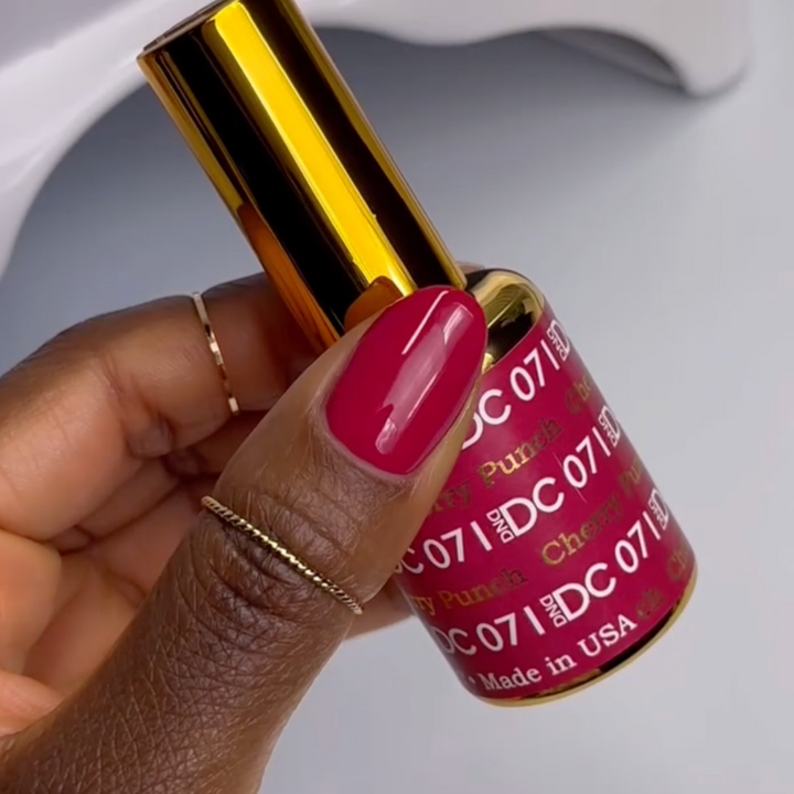 DND DC #71 Cherry Punch – nail swatch