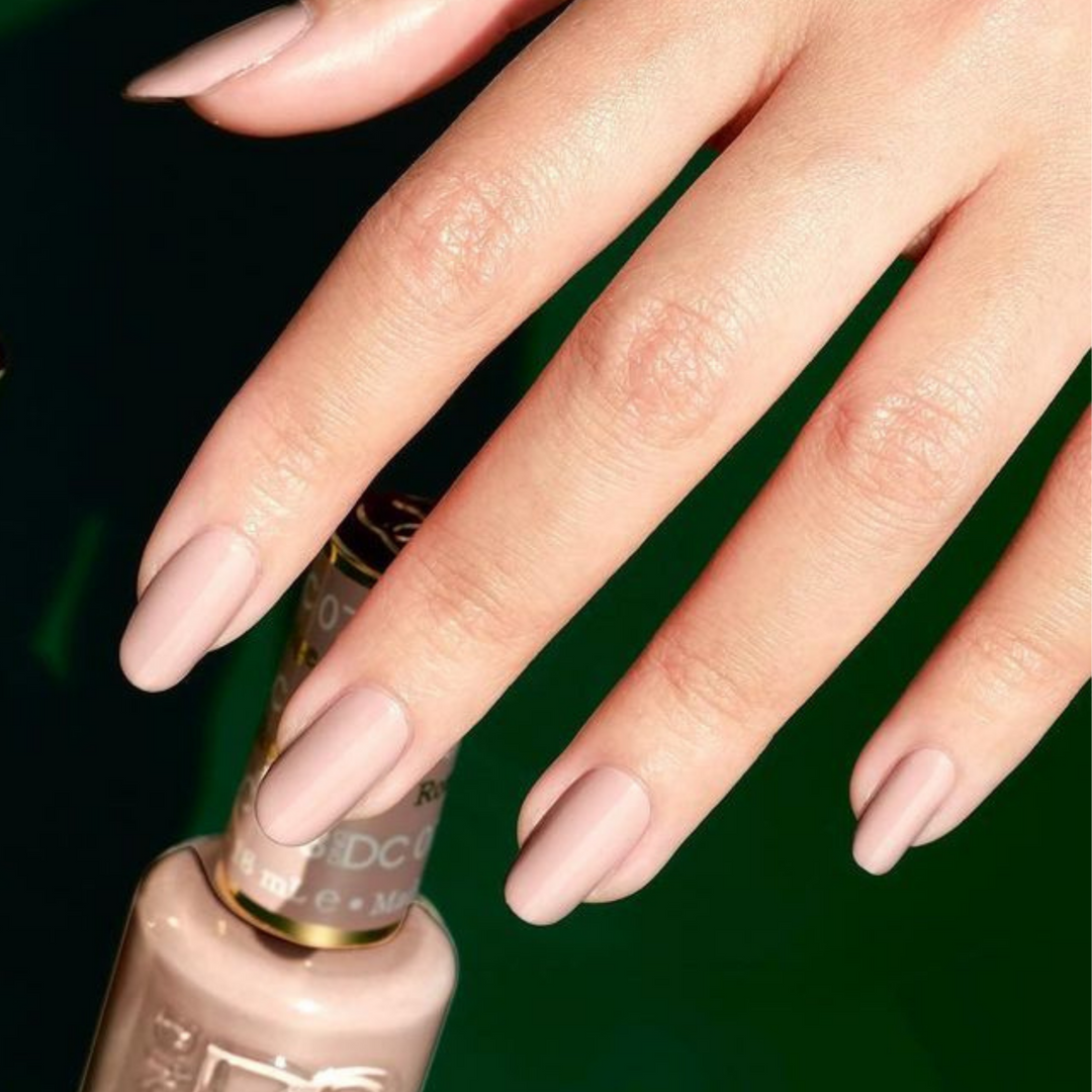 DND DC #87 Rose Powder – nail swatch