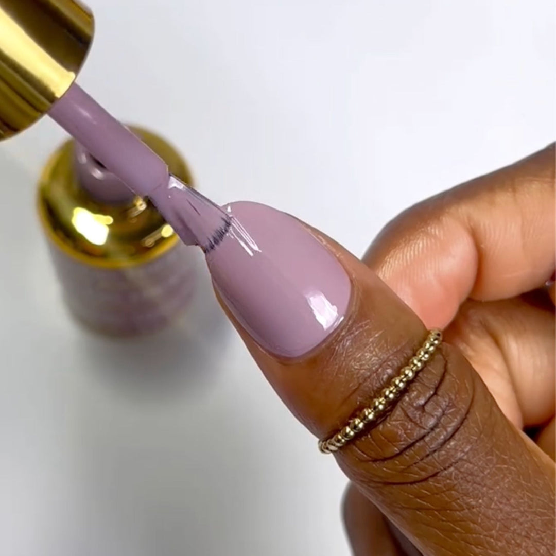DND DC #106 Cherry Rose – nail swatch
