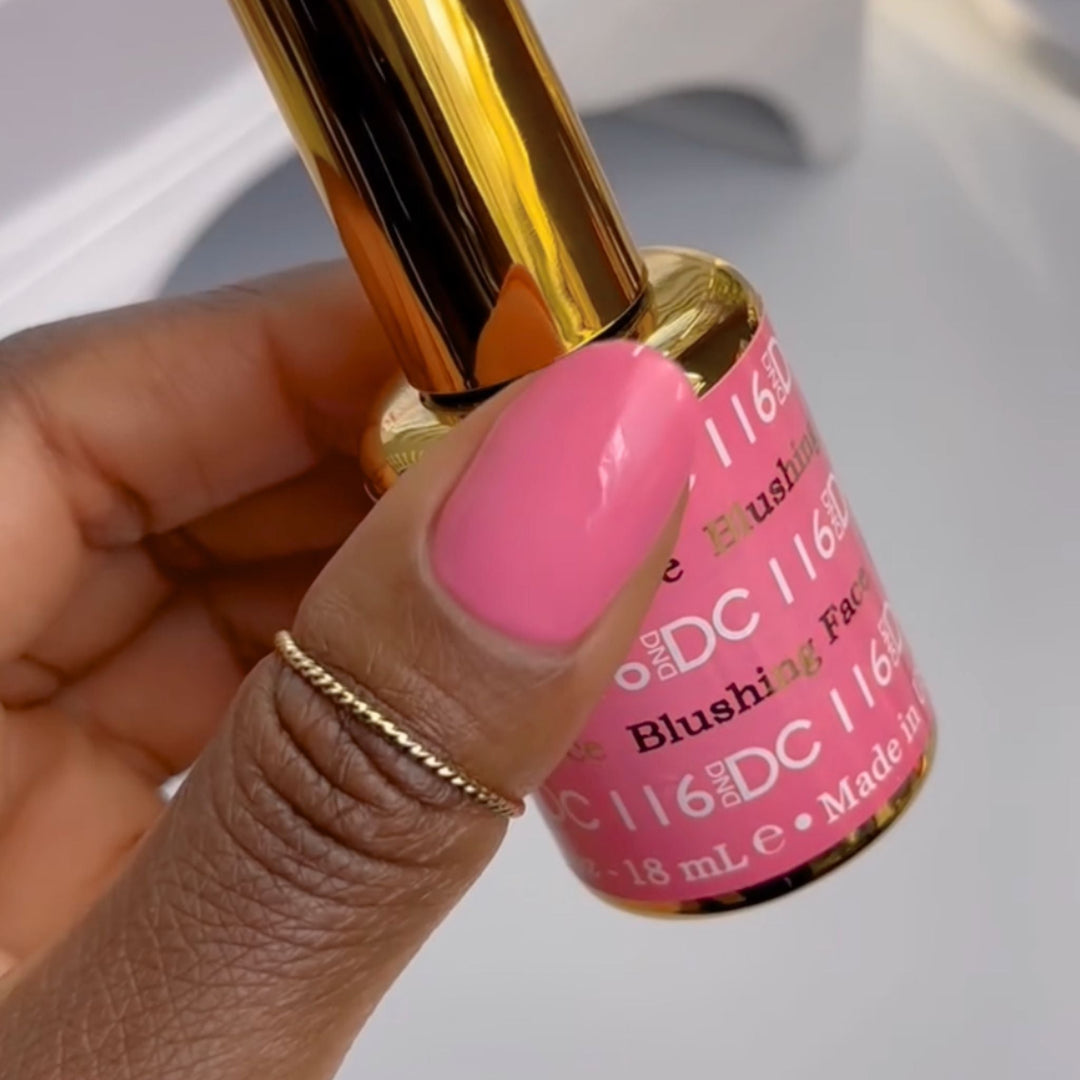 DND DC #116 Blushing Face – nail swatch