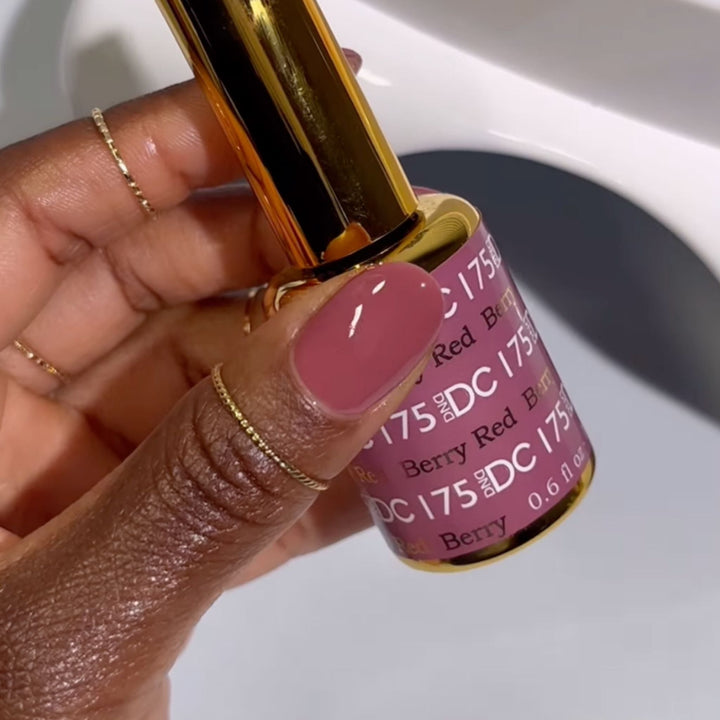 DND DC #175 Berry Red – nail swatch
