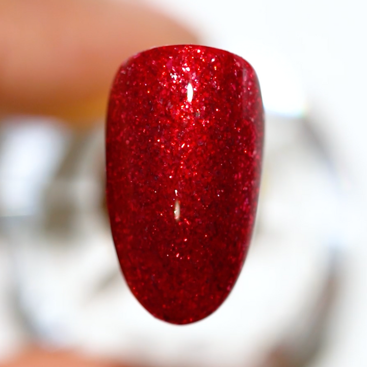 DND DC #184 Ultra Red – nail swatch