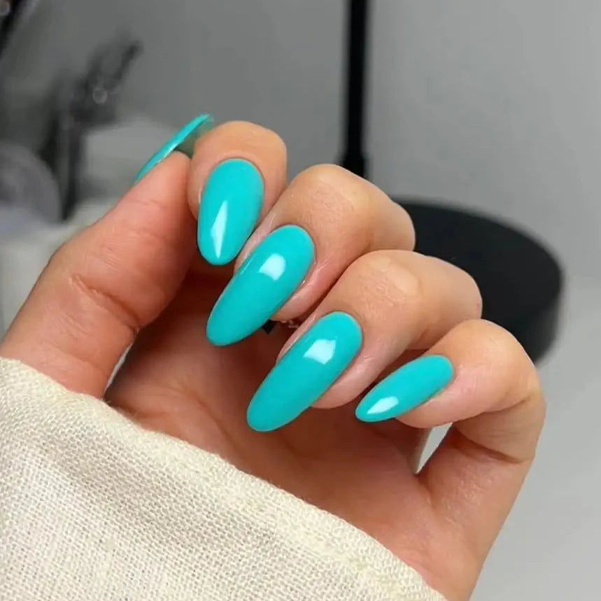 DND DC #255 Chasing Summer – nail swatch