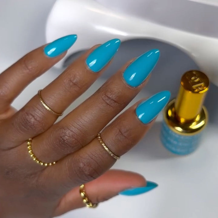 DND DC #256 Walk on Water – nail swatch 2