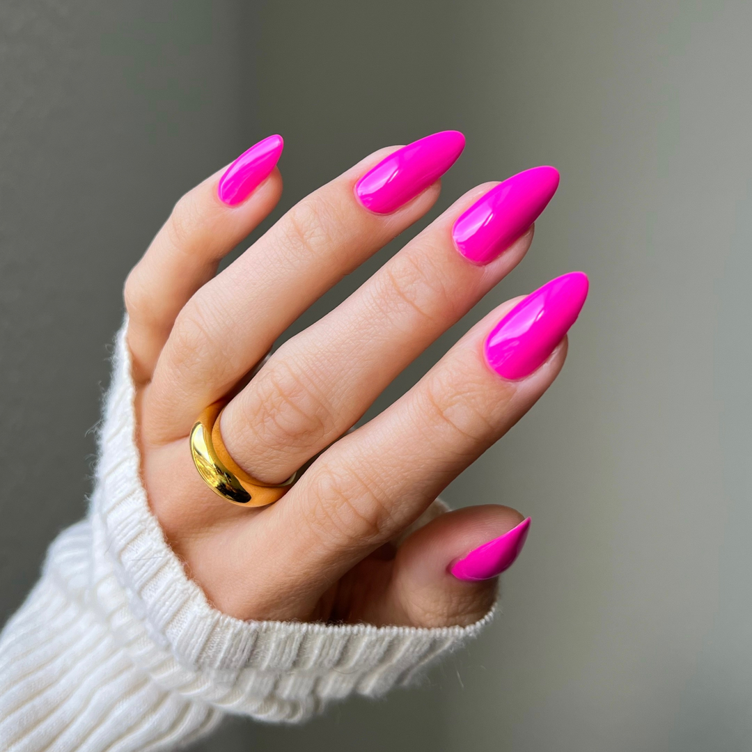 DND DC #283 Aroma – nail swatch 2