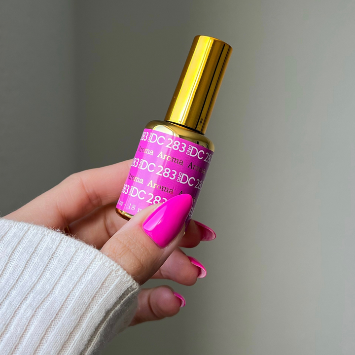 DND DC #283 Aroma – nail swatch 3