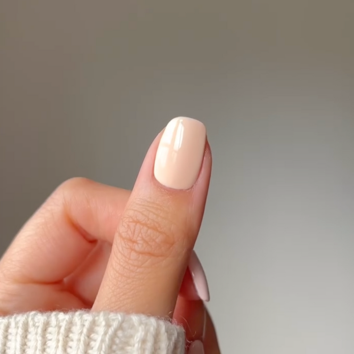 DND DC #291 Marshmallow Cloud – nail swatch