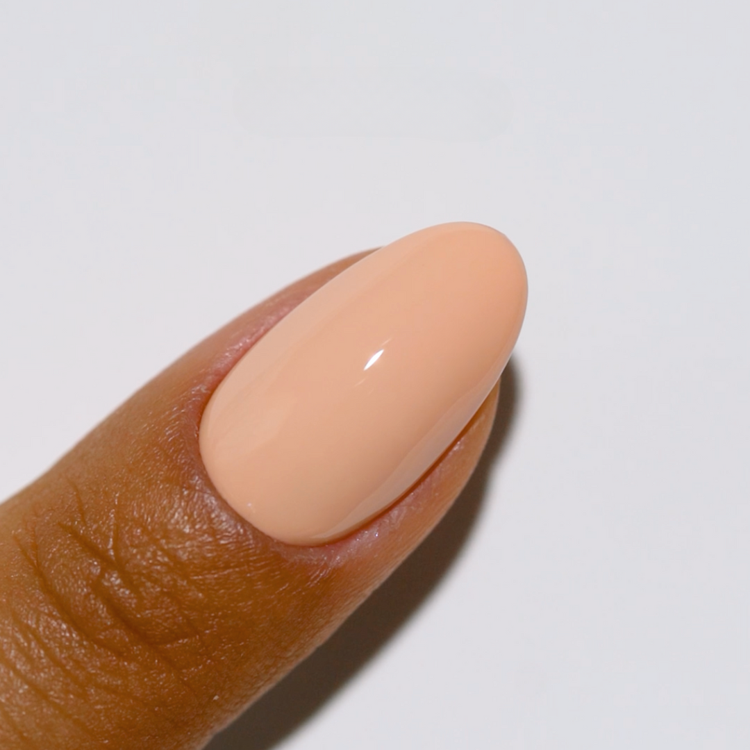 DND DC #293 Tres Leches – nail swatch