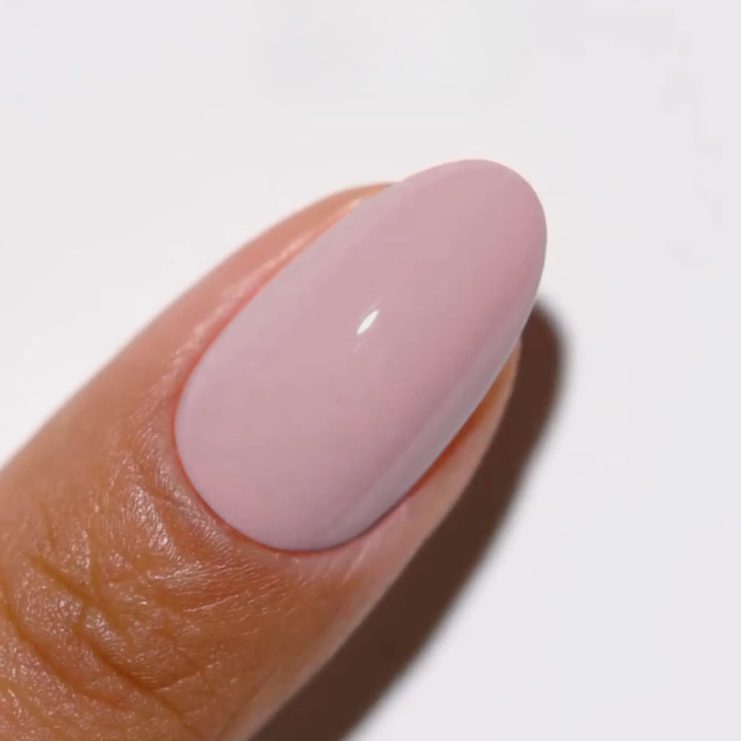 DND DC #302 Blush Village – nail swatch