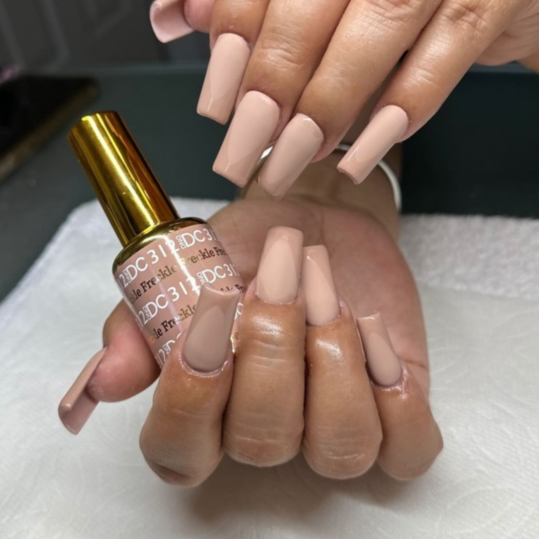 DND DC #312 Freckle – nail swatch