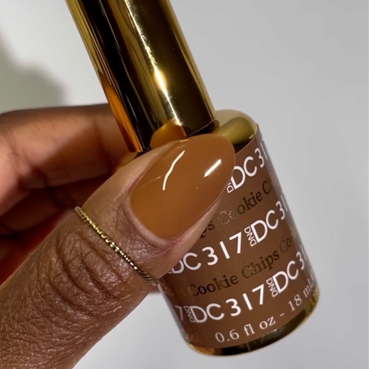 DND DC #317 Cookie Chips – nail swatch 2