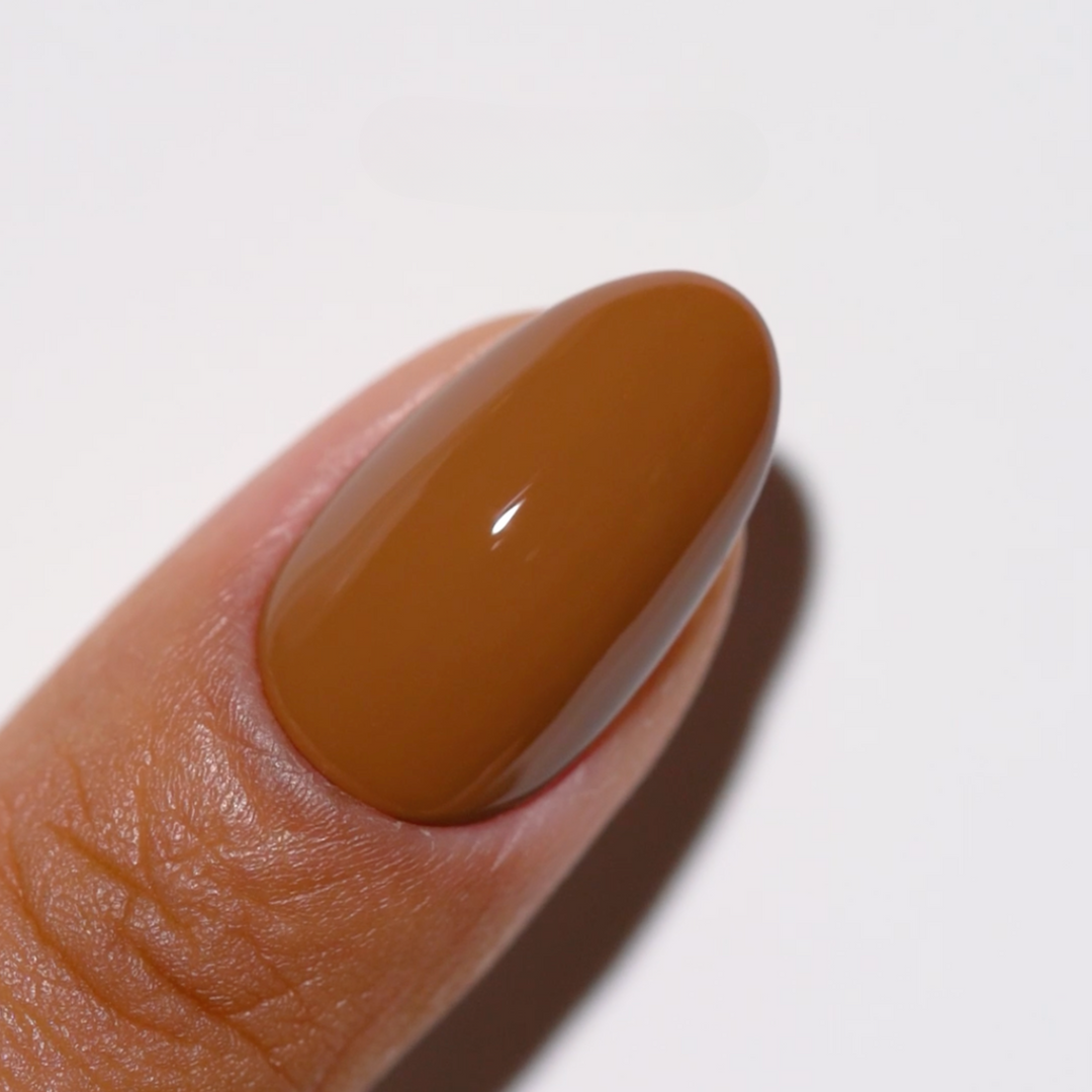 DND DC #317 Cookie Chips – nail swatch