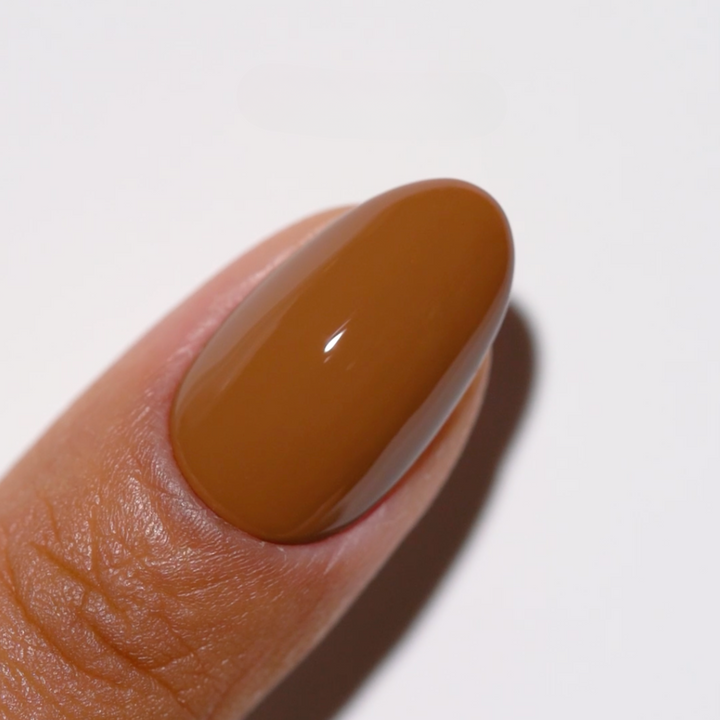 DND DC #317 Cookie Chips – nail swatch