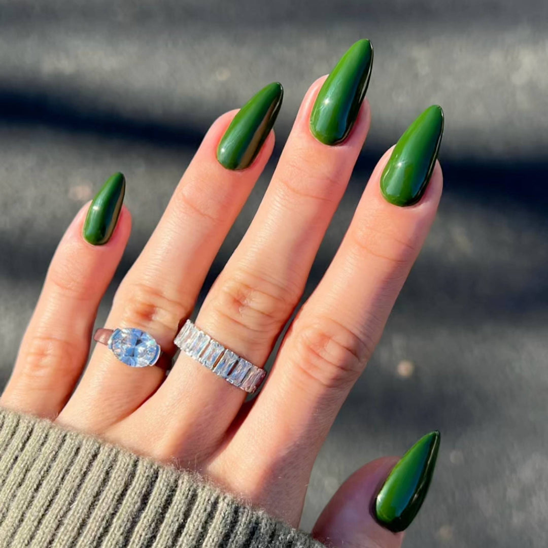 DND DC #325 Icon – nail swatch
