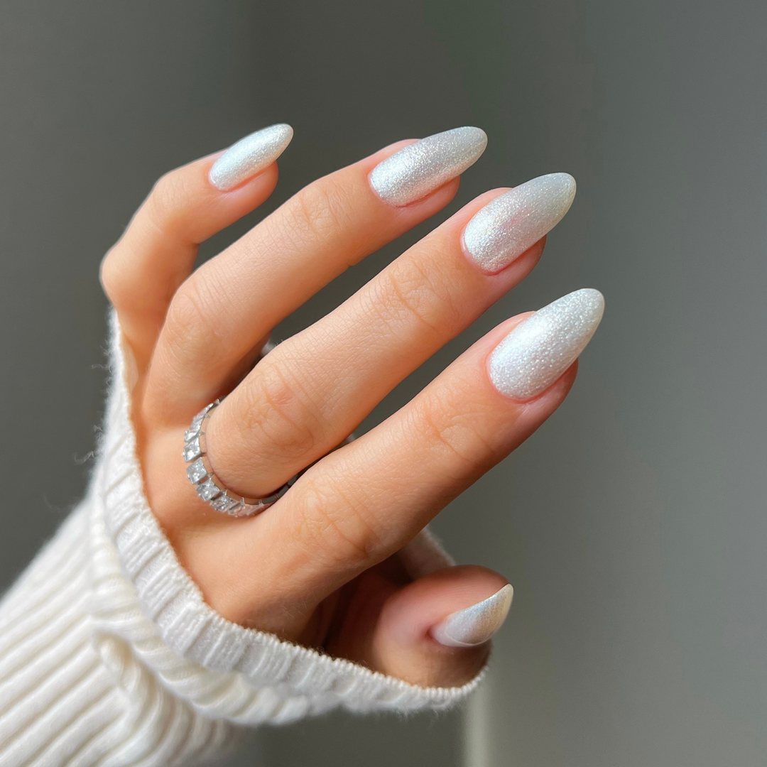 DND Diva #2 Full Moon – nail swatch 3