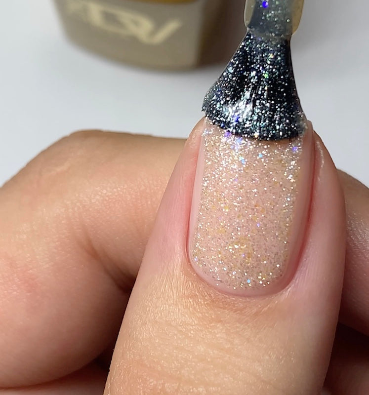 DND Diva #3 Mercury Blues – nail swatch 4