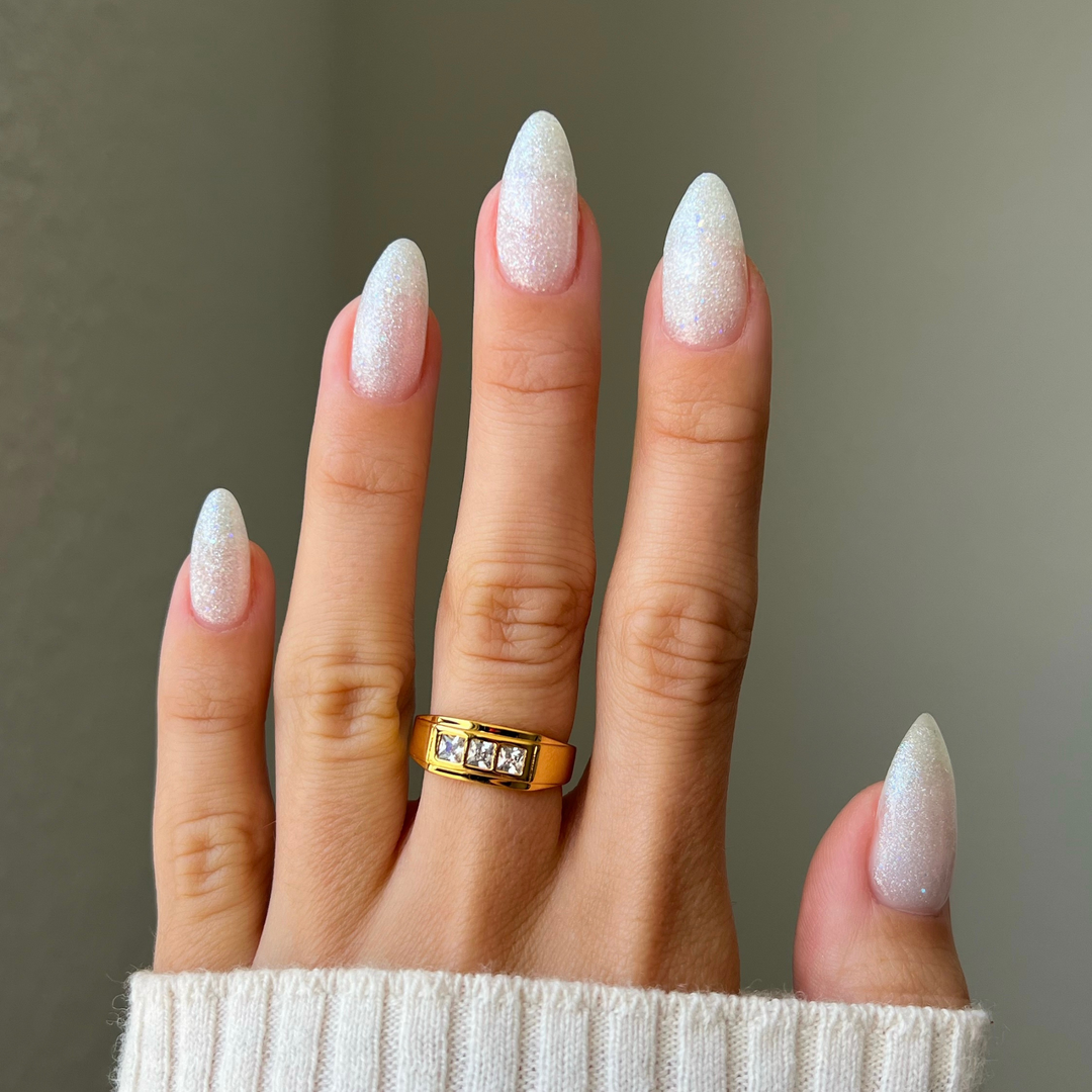 DND Diva #3 Mercury Blues – nail swatch
