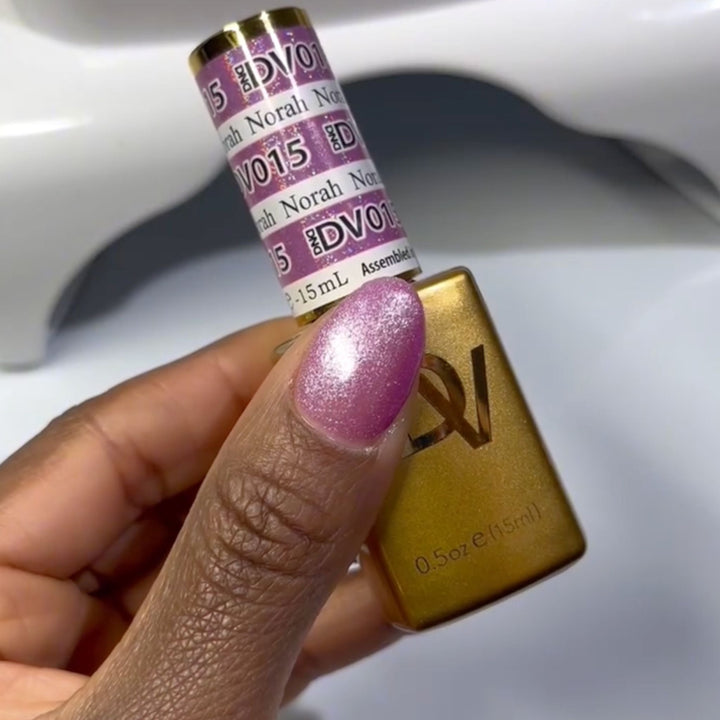 DND Diva #15 Norah – nail swatch 2