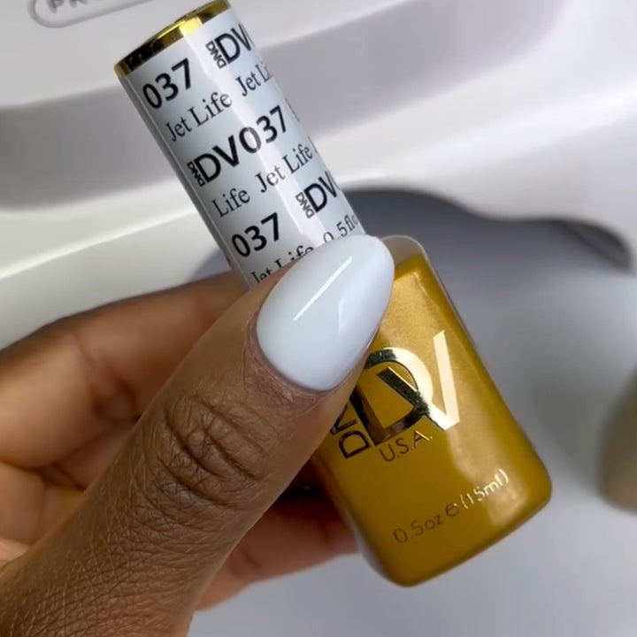 DND Diva #37 Jet Life – nail swatch 5