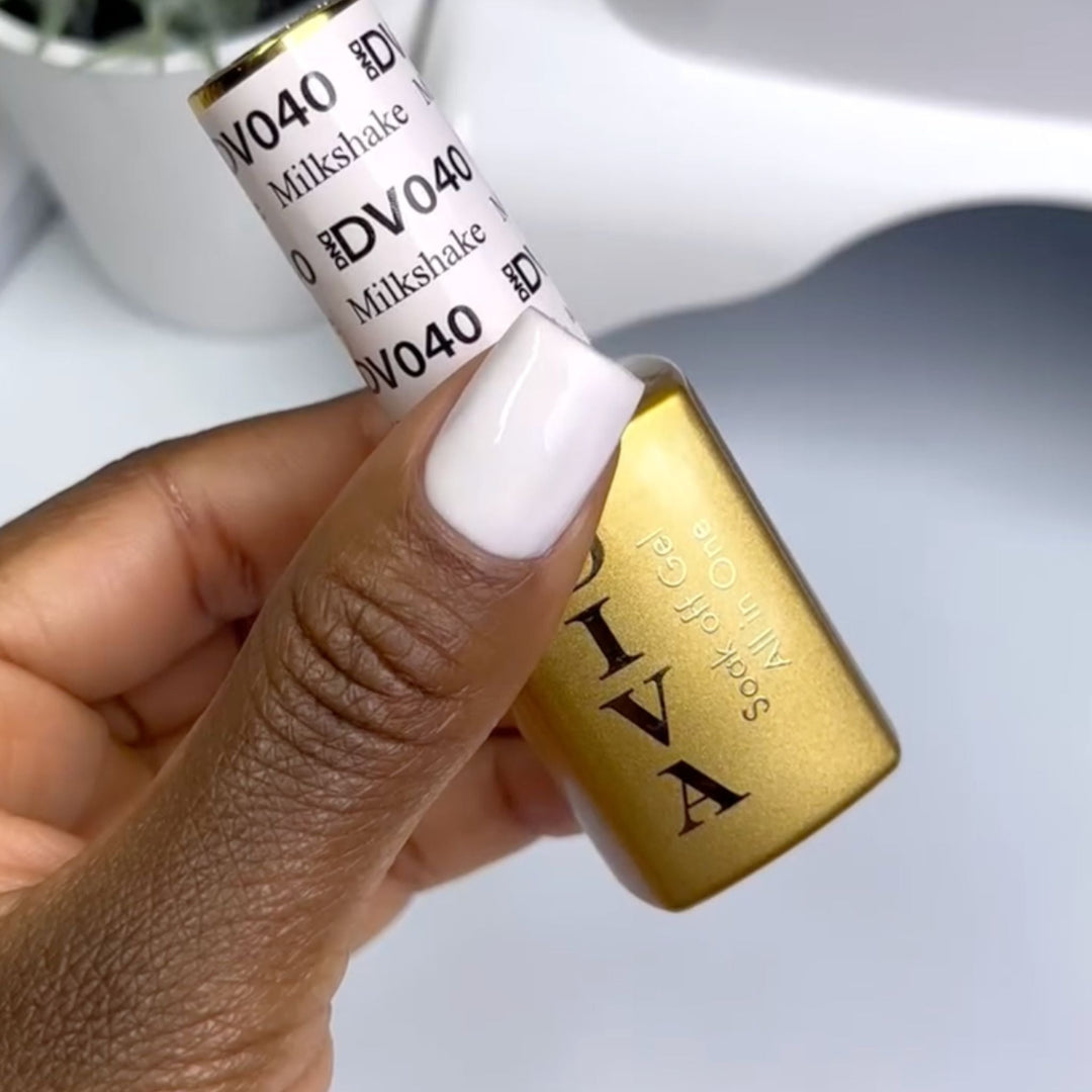 DND Diva #40 Milkshake – nail swatch 2