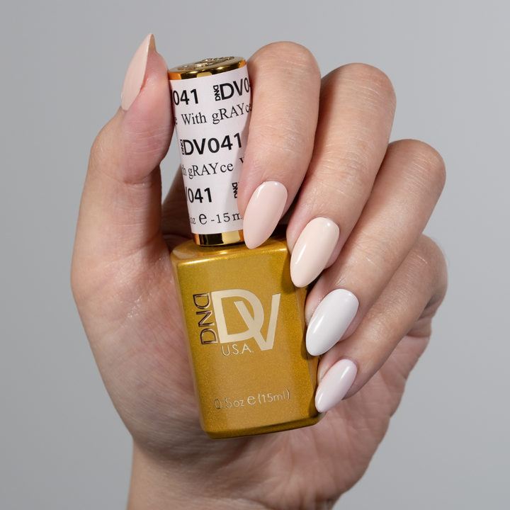 DND Diva #41 With Grayce – nail swatch 3