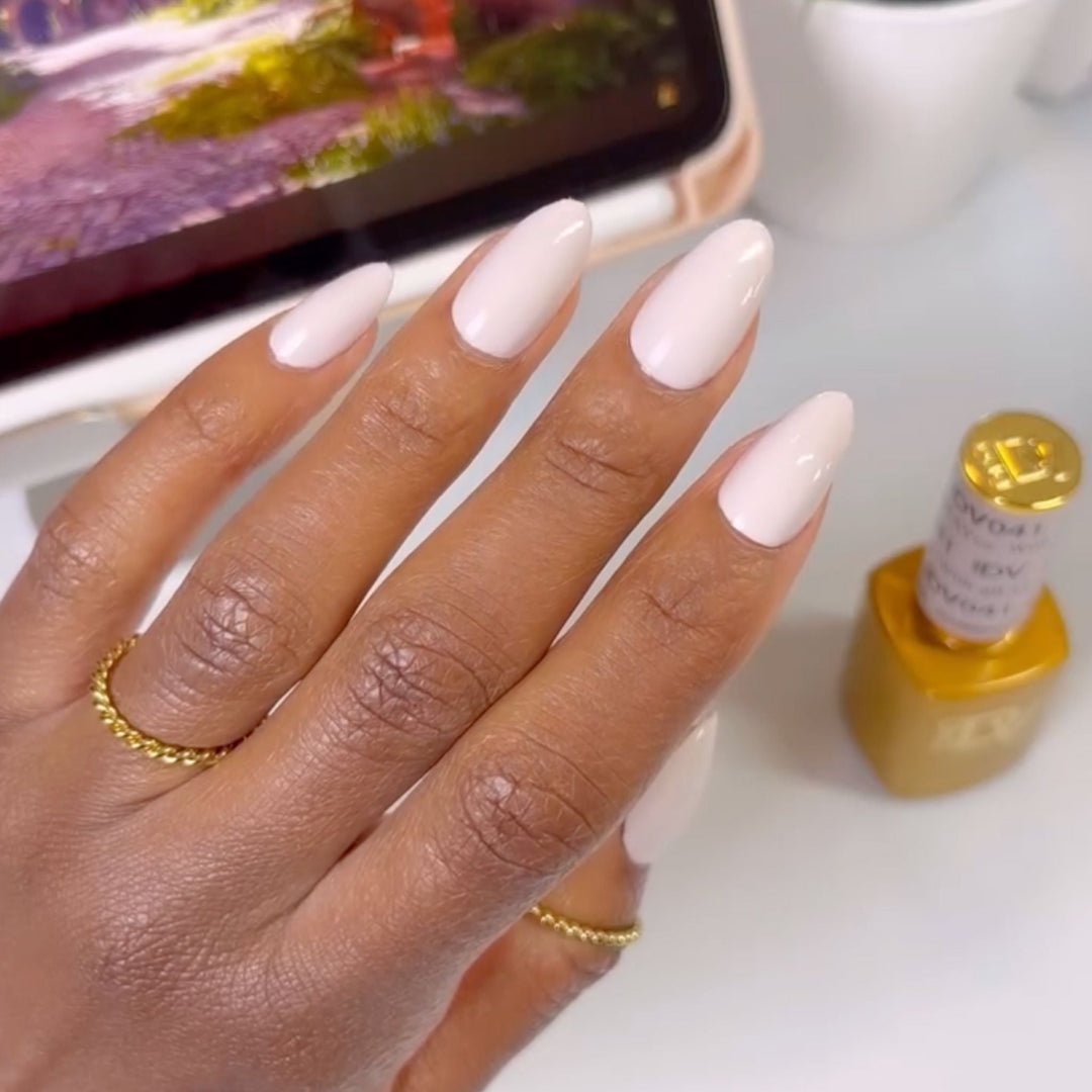 DND Diva #41 With Grayce – nail swatch 2