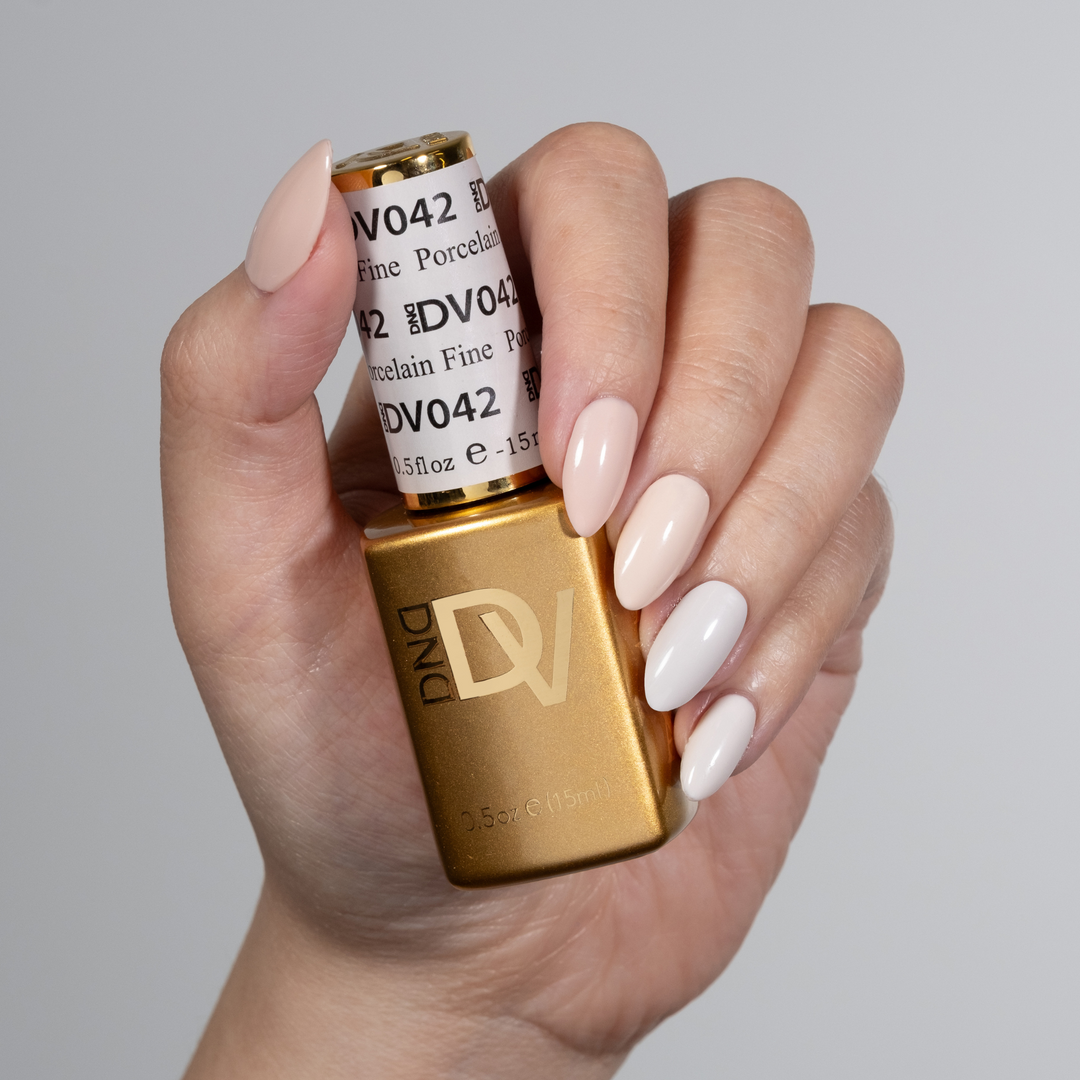 DND Diva #42 Porcelain Fine – nail swatch 2