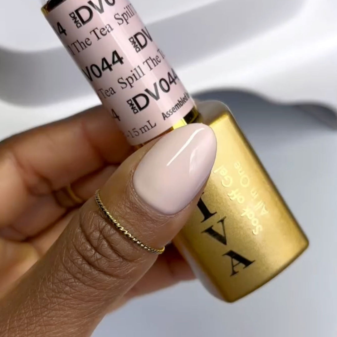 DND Diva #44 Spill The Tea – nail swatch 4