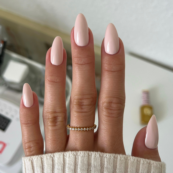 DND Diva #44 Spill The Tea – nail swatch