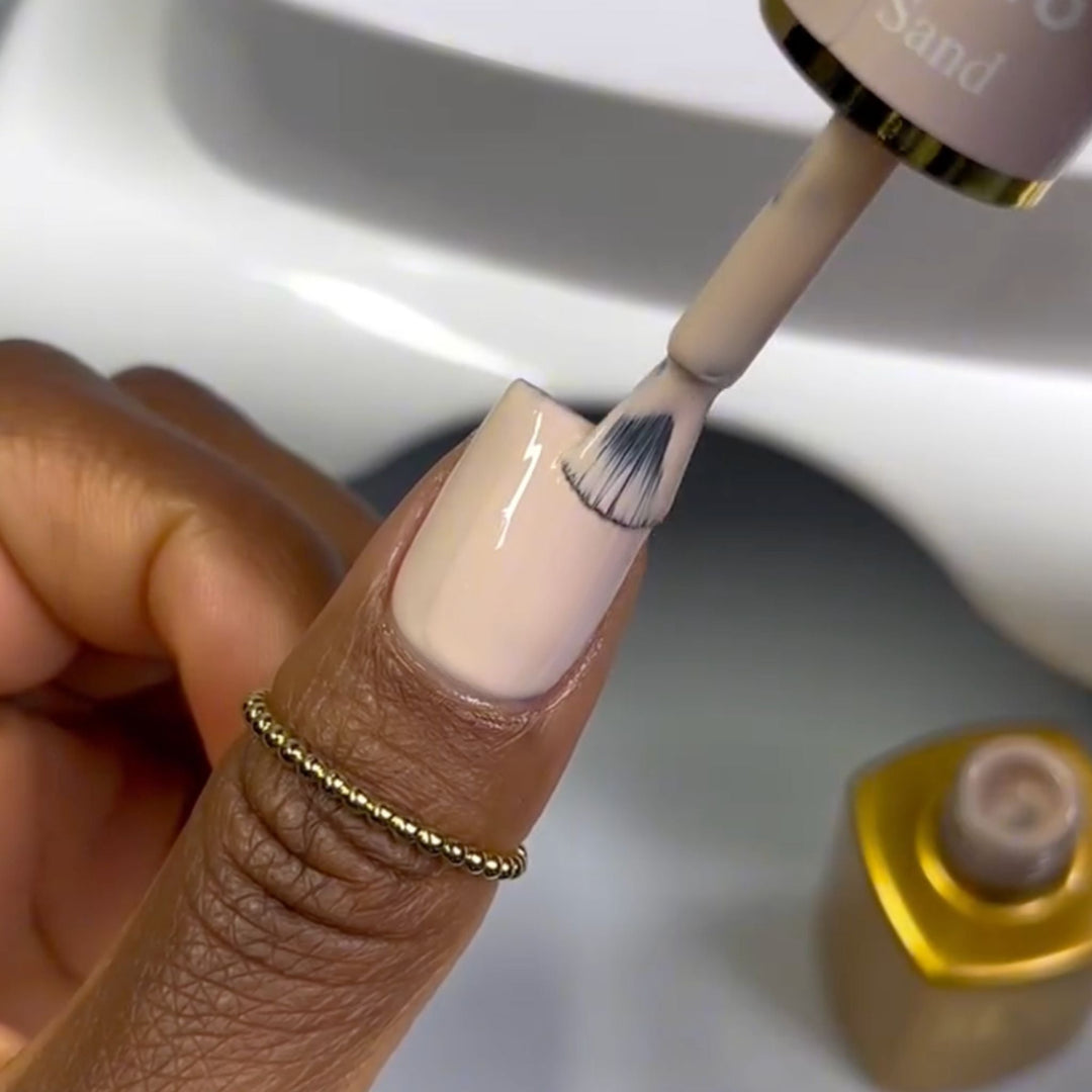 DND Diva #46 Sandstorm – nail swatch