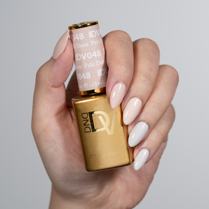 DND Diva #48 Pale Dune – nail swatch 2